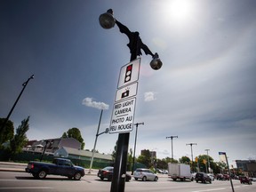 Signs warning of red light cameras have done little to deter speeding on King Edward