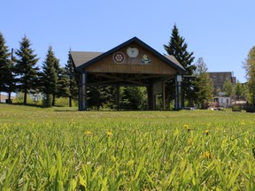 Hollinger Park bandstand