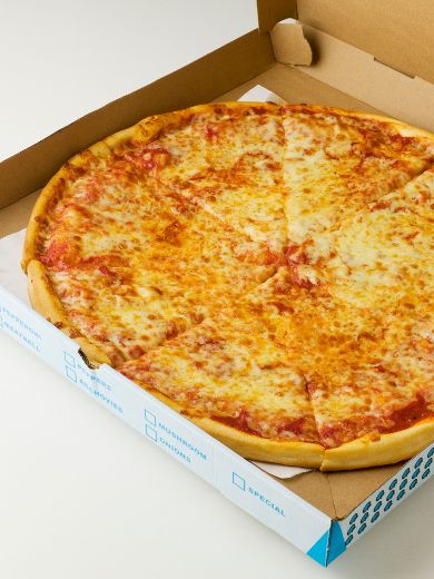 Newfoundlander calls 911 to tell police there isn't enough cheese on her pizza