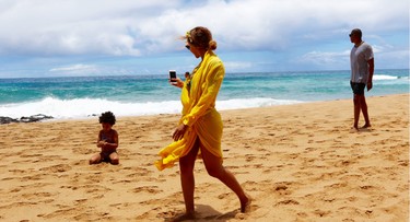 Mellow yellow, Beyonce is all the moms snapping photos of her daughter, Blue Ivy. (Photos: Beyonce.com)