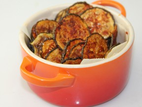 BAKED BBQ-FLAVORED ZUCCHINI CHIPS