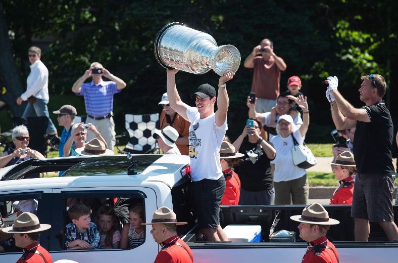 Crosby And Stanley Cup Honoured Saturday At Parade In NHL Great's ...