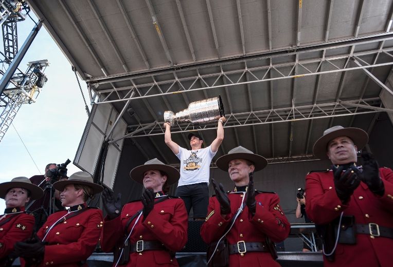 Crosby And Stanley Cup Honoured Saturday At Parade In NHL Great's ...