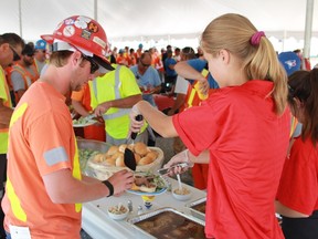 Aecon workers were treated to roast beef on a bun as well as a selection of delectable desserts. 
CARL HNATYSHYN/SARNIA THIS WEEK