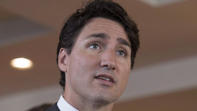 Trudeau keeps getting caught shirtless | Toronto Sun