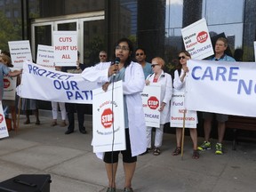 Concerned Ontario Doctors held a rally in Toronto last month  to protest negotiations between the Ontario Medical Association and the provincial government. (JACK BOLAND, Toronto Sun)