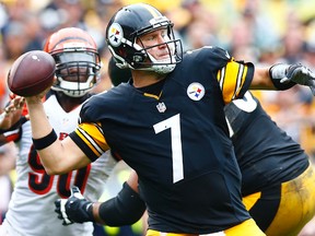 Carson Wentz's excellent start with the Eagles is nothing compared to what Ben Roethlisberger (pictured) did his rookie season with the Steelers. (Jared Wickerham/AP Photo/Files)