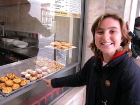 Fresh "pastels de nata" are easy to find at bakeries across Portugal. (Photo: Rick Steves)