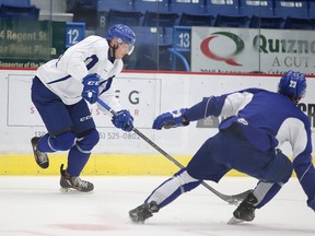 Sudbury Wolves Liam Dunda runs through some drills during team practice in Sudbury, Ont. on Thursday September 8, 2016. Gino Donato/Sudbury Star/Postmedia Network