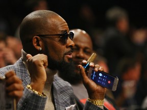 Singer R. Kelly attends the Brooklyn Nets vs the Atlanta Hawks at The Barclays Center on November 17, 2015 in New York City. (Photo by Al Bello/Getty Images)