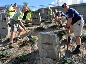 Landscape Ontario volunteers wrap up a project at HMCS Prevost in London Ont. October 4, 2016. On the left: Nancy Antunes (top), Paul Snyders, and Peter Vanderley. On the right: Wendy Harry (top), Chad Picott and Derek Geddes. CHRIS MONTANINI\LONDONER\POSTMEDIA NETWORK