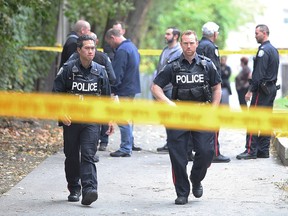 Toronto Police at Swansea Mews after a shooting on Saturday, Oct. 29, 2016 (John Hanley photo)