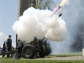 Two C3 105-mm Howitzers, similar to this one, will be fired at the start of the Nov. 4, 2016 Ottawa RedBlacks game and after RedBlacks touchdowns. ADRIAN WYLD / THE CANADIAN PRESS