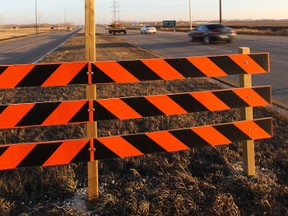 Motorists can expect to see a lot of signs like this on highways throughout Manitoba in the coming year. (Kevin King/Winnipeg Sun file photo)