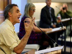 University of Toronto Professor Jordan Peterson debates Bill C-16 and the gender provisions in the Ontario Human Rights Code on the university campus on Nov. 19, 2016. (Dave Abel/Toronto Sun)