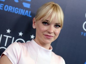 Anna Faris arrives at the Critics’ Choice Television Awards at the Beverly Hilton on Sunday, May 31, 2015, in Beverly Hills, Calif. (Richard Shotwell/Invision/AP)