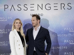 Actor Chris Pratt and actress Jennifer Lawrence attend the 'Passengers' photocall at Villamagna hotel on November 30, 2016 in Madrid, Spain. (Photo by Eduardo Parra/Getty Images)