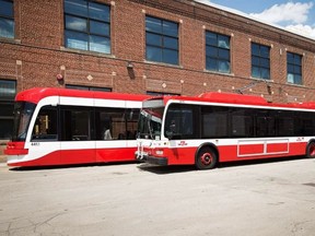 The new colour scheme for TTC buses will match the new TTC streetcars (@bradrossTTC)