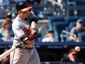 Baltimore Orioles' Steve Pearce hits a seventh-inning two-run single in a baseball game against the New York Yankees in New York on Aug. 28, 2016.  (THE CANADIAN PRESS/AP, Kathy Willens)