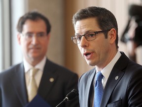 Marty Morantz (left) and Mayor Brian Bowman. (Brian Donogh/Winnipeg Sun file photo)