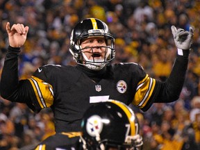 Pittsburgh Steelers quarterback Ben Roethlisberger calls a play at the line of scrimmage during an NFL game against the New York Giants in Pittsburgh on Dec. 4, 2016. (AP Photo/Don Wright)
