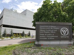 Ottawa courthouse on Elgin Street. JEAN LEVAC / OTTAWA CITIZEN