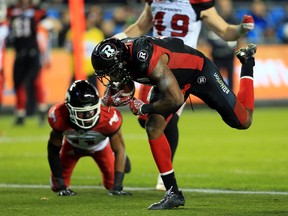 Redblacks receiver Ernest Jackson carries the ball over the goal line for the winning touchdown against the Calgary Stampeders during the 2016 Grey Cup. (Getty Images)