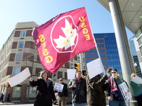 Members of the Public Service Alliance of Canada held a rally to protest proposed changes/reductions to sick days by the federal government in Regina March 19, 2015. (Postmedia Network file photo)