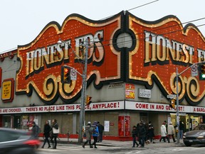 Shoppers get their last chance to shop at Honest Ed's on Bloor St. on Dec. 31, 2016.(Dave Abel/Toronto Sun)