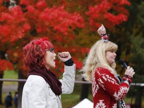 Cancer survivor Tessa Smith and her mother Annie are pictured during a stop at a Peterborough high school in October. (Postmedia Network)