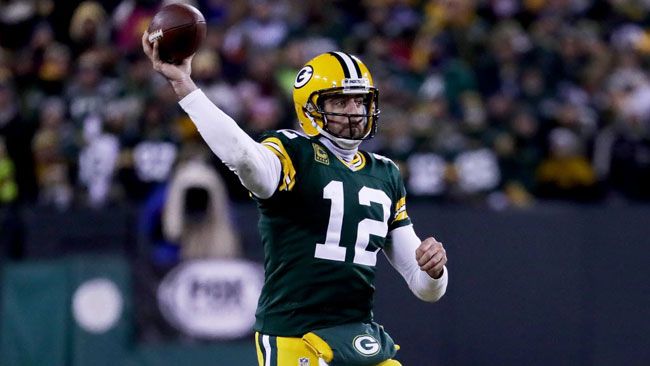 Rodgers works Hail Mary magic, Packers beat Giants 38-13