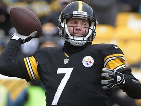 Pittsburgh Steelers quarterback Ben Roethlisberger throws a pass during the first half of an AFC wild-card NFL football game against the Miami Dolphins in Pittsburgh, Sunday, Jan. 8, 2017. (AP Photo/Fred Vuich)