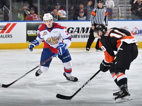 Edmonton Oil Kings defenceman Conner McDonald challenges Medicine Hat Tigers forward James Hamblin at Rogers Place on Sunday, Jan. 8. (Andy Devlin/Edmonton Oil Kings)