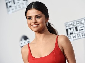Recording artist Selena Gomez arrives for the 2016 American Music Awards, November 20, 2016 at the Microsoft Theater in Los Angeles, California. / AFP / Valerie Macon (Photo credit should read VALERIE MACON/AFP/Getty Images)