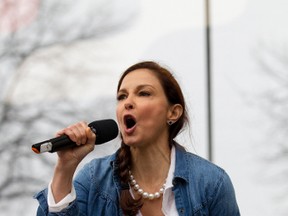 Actress Ashley Judd speaks during the Women's March on Washington, Saturday, Jan. 21, 2017 in Washington. (AP/PHOTO)