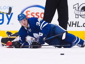 Auston Matthews and the Maple Leafs will try to stay hot on the road when they face Mike Babcock's former team, the Red Wings, in Detroit on Wednesday. (THE CANADIAN PRESS/PHOTO)