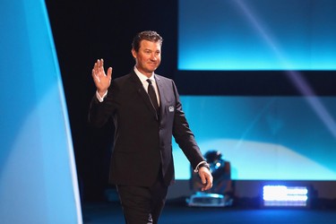 LOS ANGELES, CA - JANUARY 27:  Former NHL player Mario Lemieux is introduced during the NHL 100 presented by GEICO Show as part of the 2017 NHL All-Star Weekend at the Microsoft Theater on January 27, 2017 in Los Angeles, California.  (Photo by Bruce Bennett/Getty Images)