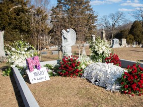 Gravesite of Mary Tyler Moore at Oak Lawn Cemetery on January 29, 2017 in Fairfield, Connecticut. Moore passed away on January 25, 2017. (Photo by Mark Sagliocco/Getty Images)