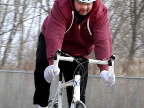 A cyclist in Toronto. (VERONICA HENRI, Toronto Sun)