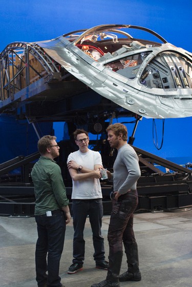 L to R: Executive Producer Jonathan Schwartz, Director James Gunn and Chris Pratt (Star-Lord) on the set of Marvel's Guardians Of The Galaxy Vol. 2. (Marvel Studios)