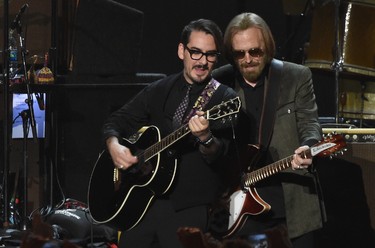 Tom Petty (R), and Dhani Harrison perform during the 2017 MusiCares Person of the Year, honouring Tom Petty, in Los Angeles on Feb. 10, 2017.  (ROBYN BECK/AFP/Getty Images)
