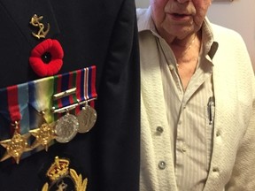 Second World War veteran Bob Hanson. (JANE SIMS, The London Free Press)