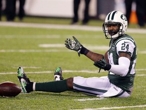 New York Jets cornerback Darrelle Revis reacts after breaking up a pass by the Indianapolis Colts Monday, Dec. 5, 2016, in East Rutherford, N.J. (AP Photo/Seth Wenig)