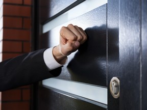 Door-to-door sales (Getty)