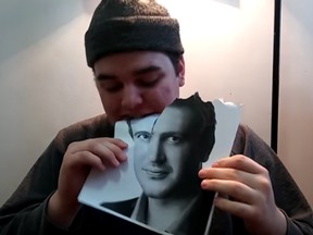Noah Maloney has vowed to post videos of himself eating a photo of Jason Segel until the actor responds by eating a picture of him. (YouTube screengrab)