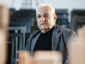 Frank Gehry at the unveiling of a plan for Toronto's theatre district in 2012. (MICHAEL PEAKE/TORONTO SUN)
