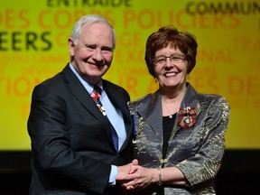 Pat Palmer of Shedden received an award for her service to the community from David Johnston, Governor General of Canada. She has been a volunteer with the Shedden Women’s Institute and 4-H for 25 years. (MCpl Vincent Carbonneau, Rideau Hall © OSGG, 2017)