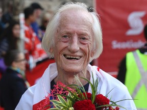 Ed Whitlock after finishing the Scotiabank Toronto Waterfront Marathon at age 82 on October 20, 2013. (Dave Thomas/Toronto Sun)