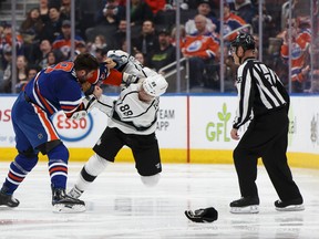 Edmonton Oilers forward Patrick Maroon fights the L.A Kings' Jarome Iginla at Rogers Place in Edmonton on Monday, March 20, 2017. (Ian Kucerak)