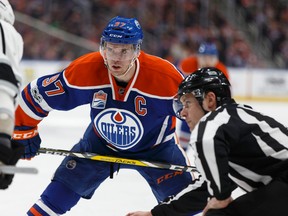 Edmonton Oilers captain Connor McDavid faces off against the Los Angeles Kings' Anze Kopitar at Rogers Place in Edmonton on Monday, March 20, 2017. (Ian Kucerak)